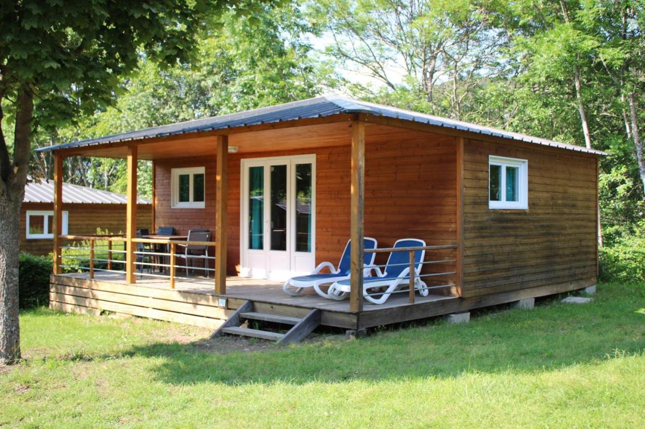 Village De Chalets Et Camping La Pierre De L'Aigle La Bréole Exterior foto