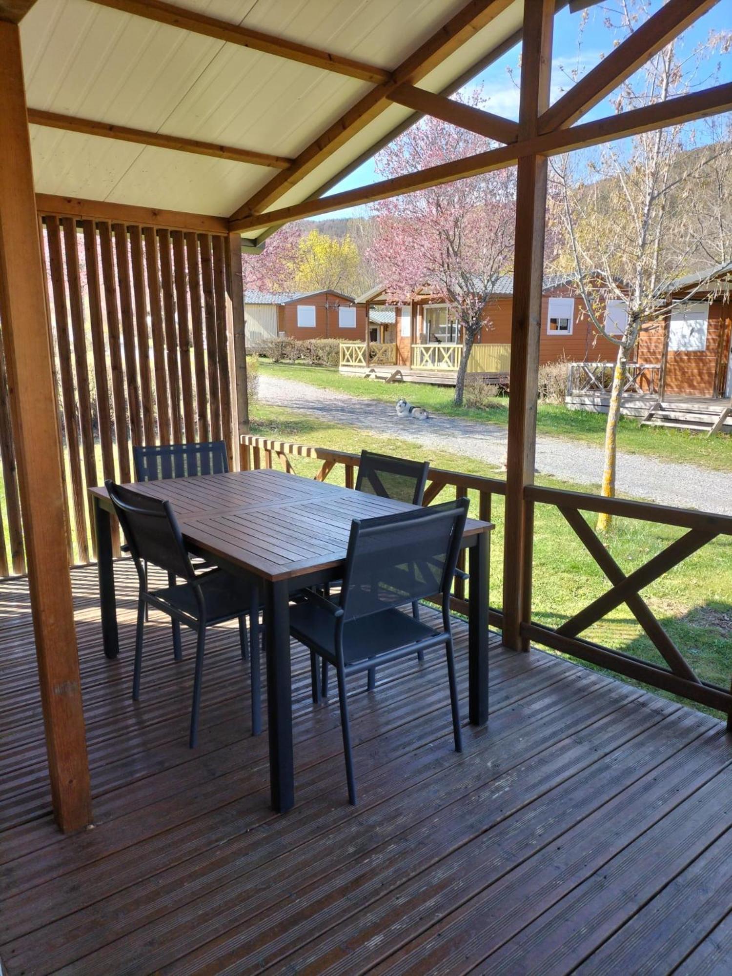 Village De Chalets Et Camping La Pierre De L'Aigle La Bréole Zimmer foto