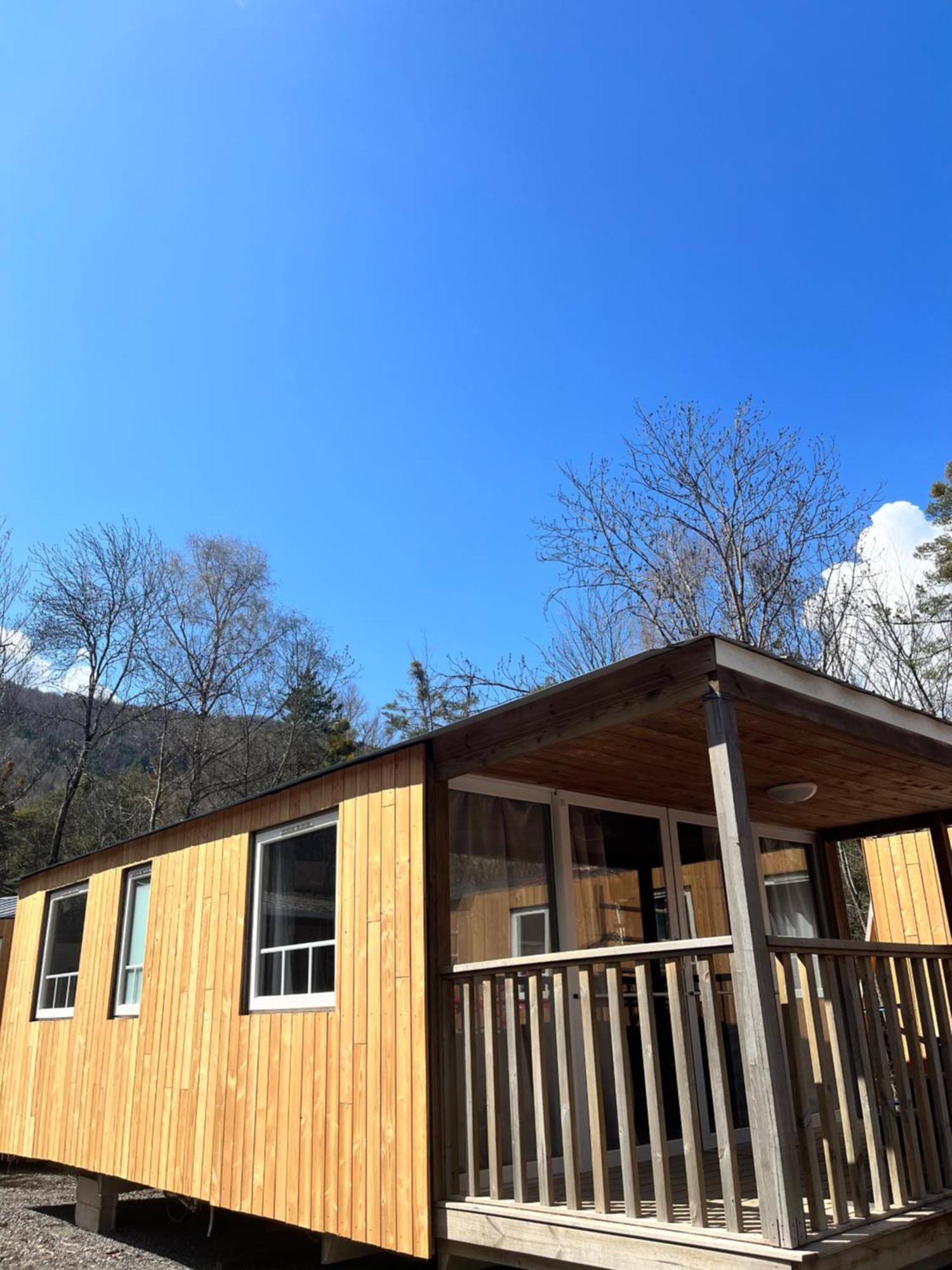Village De Chalets Et Camping La Pierre De L'Aigle La Bréole Exterior foto